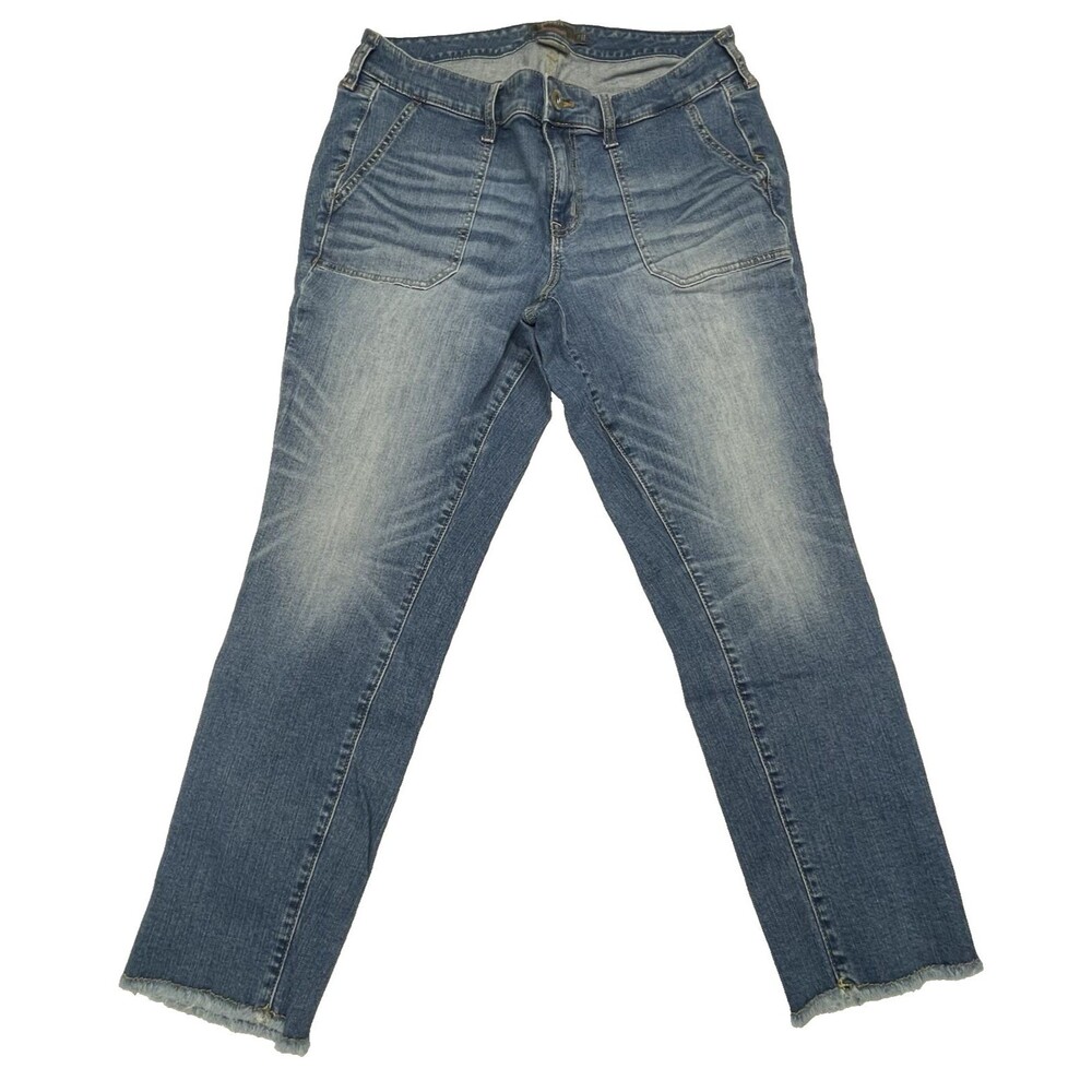 Torrid Crop Boyfriend Vintage Stretch Raw Hem Jeans Medium Wash Women’s Size 12